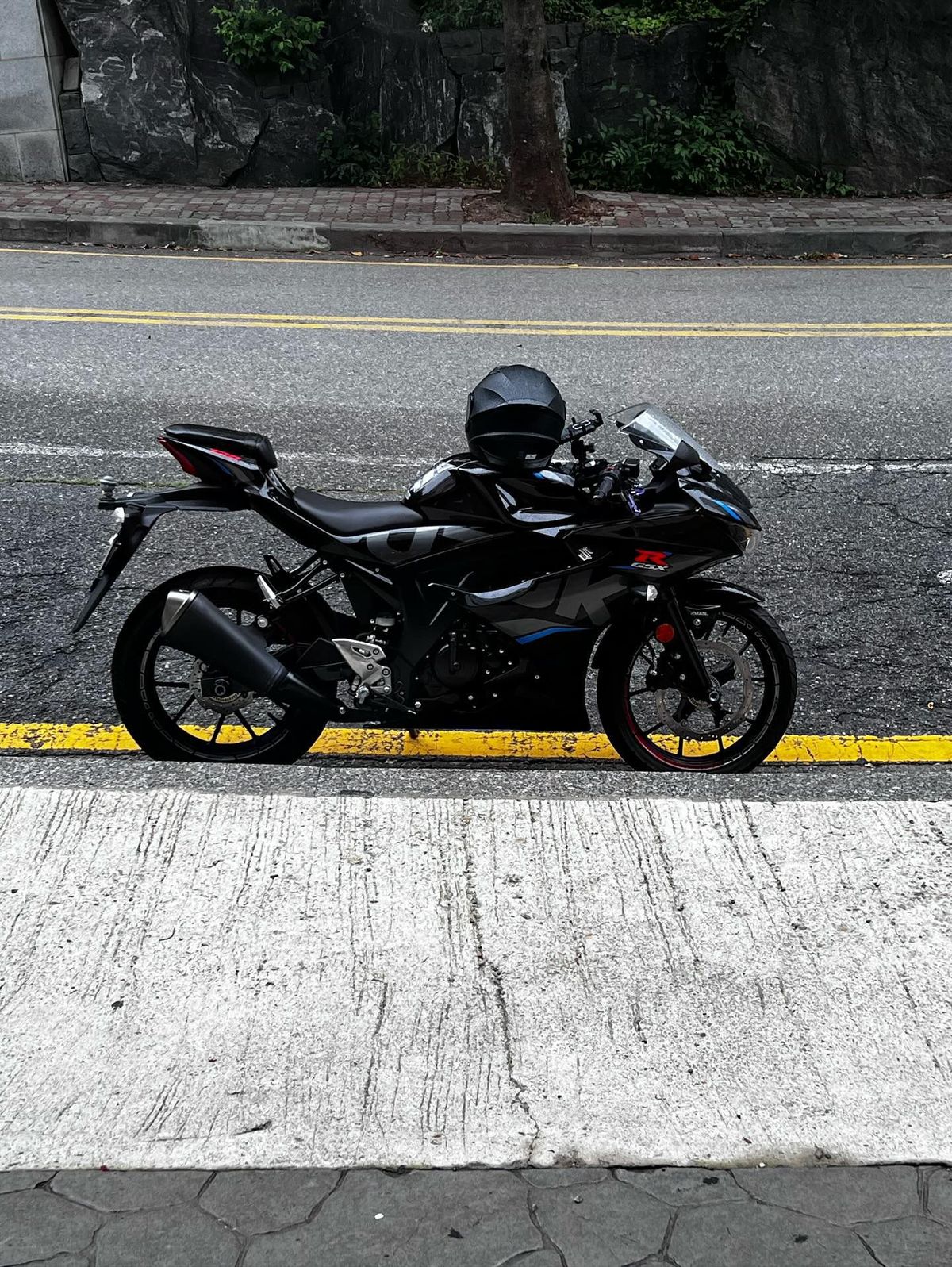 스즈키 GSX R 125 ABS thumb 2