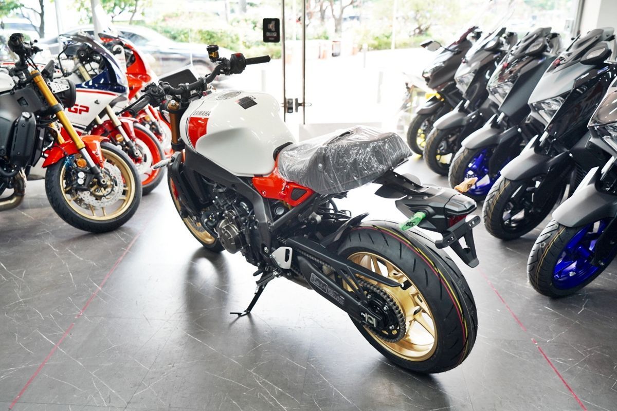 야마하 XSR 900 4