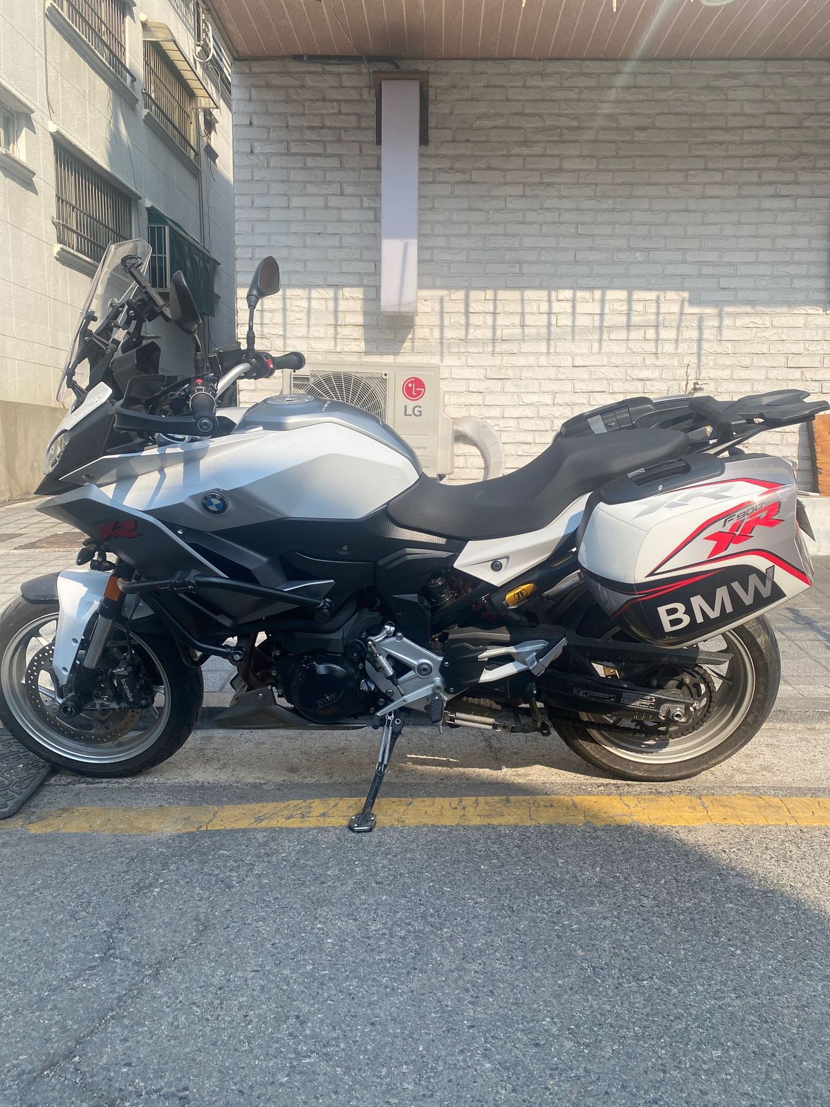 BMW F 900 XR thumb 2