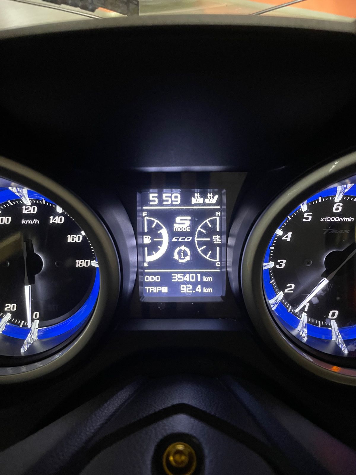 야마하 TMAX DX 5