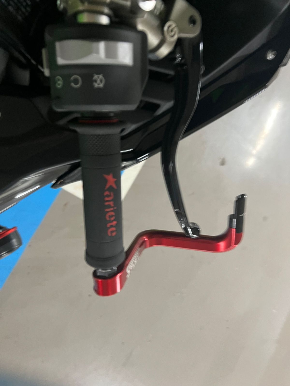 가와사키 닌자 ZX 10 R 6