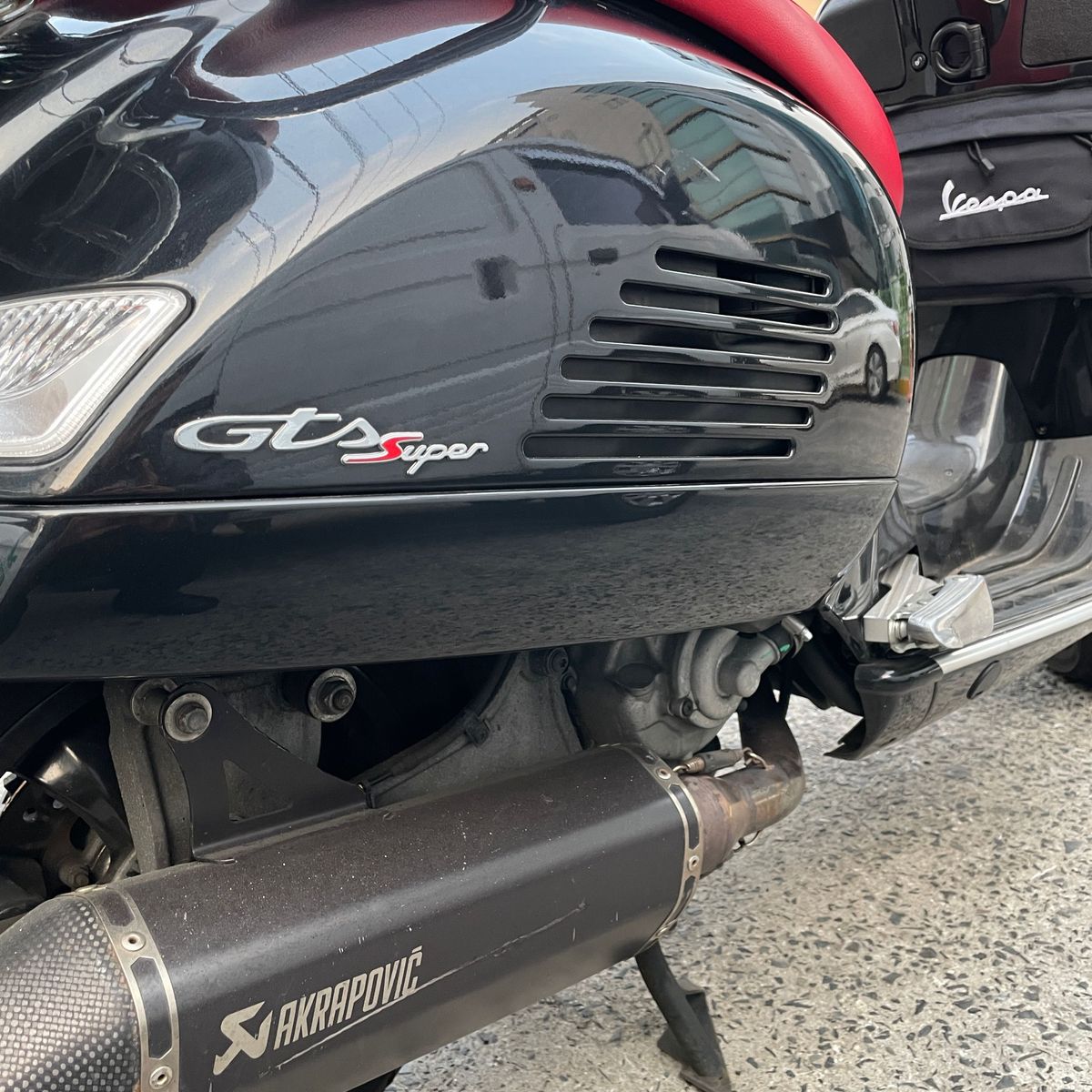 베스파 GTS 300 투어링 ABS 4