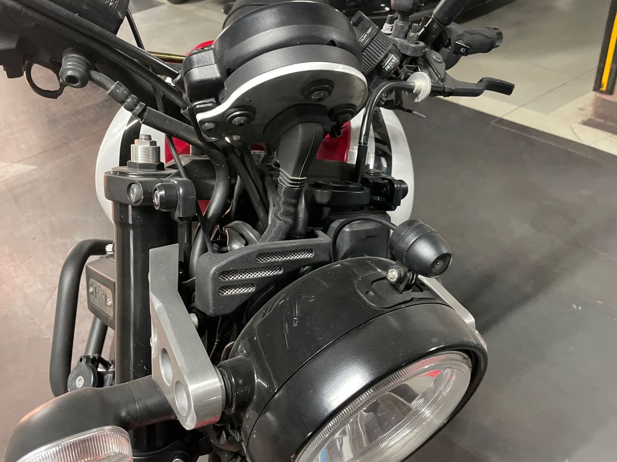 야마하 XSR 900 more