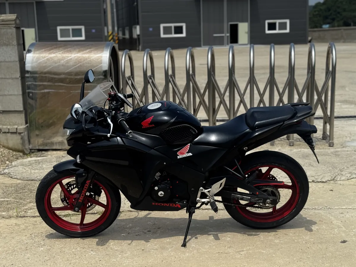 혼다 CBR 125 R 4