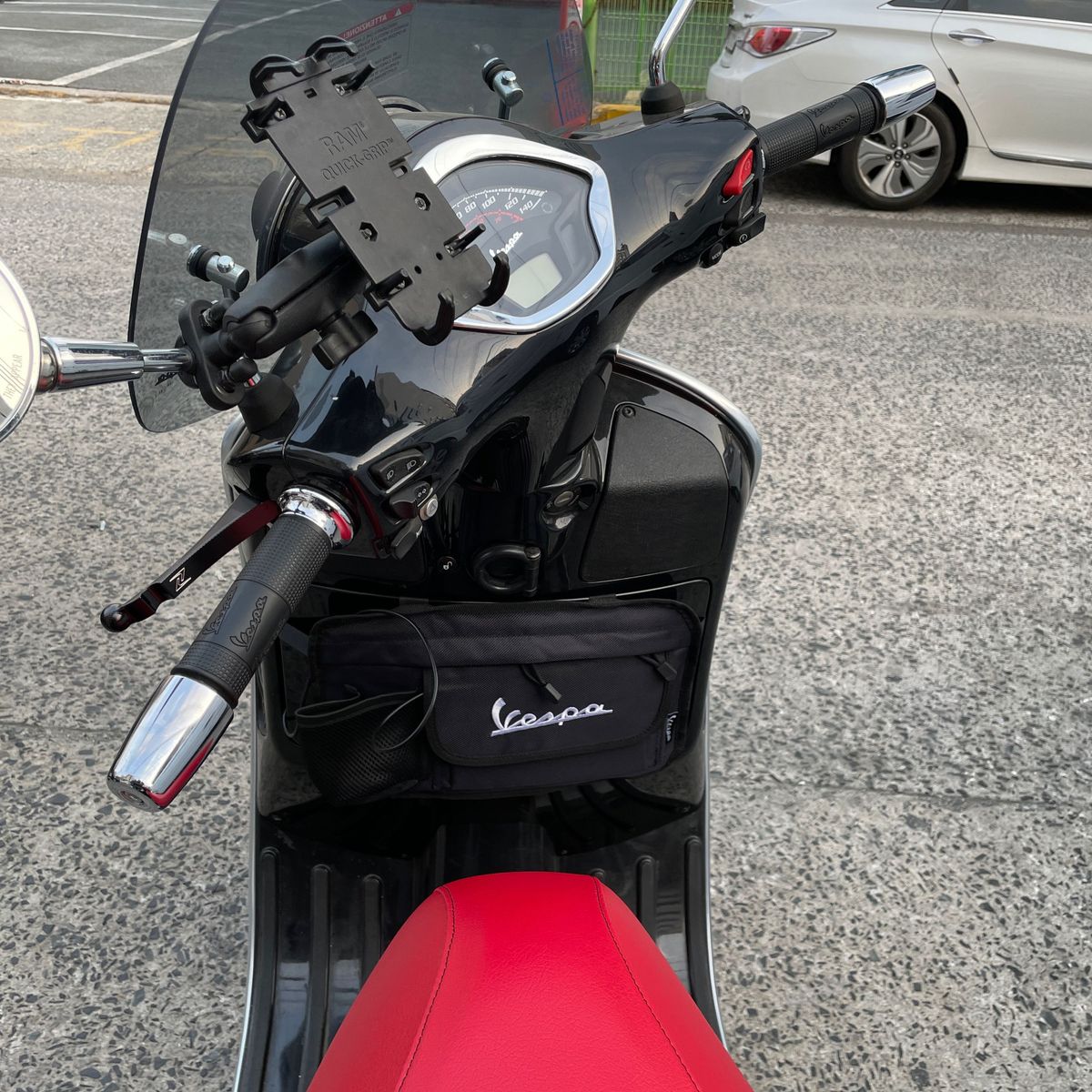 베스파 GTS 300 투어링 ABS 5