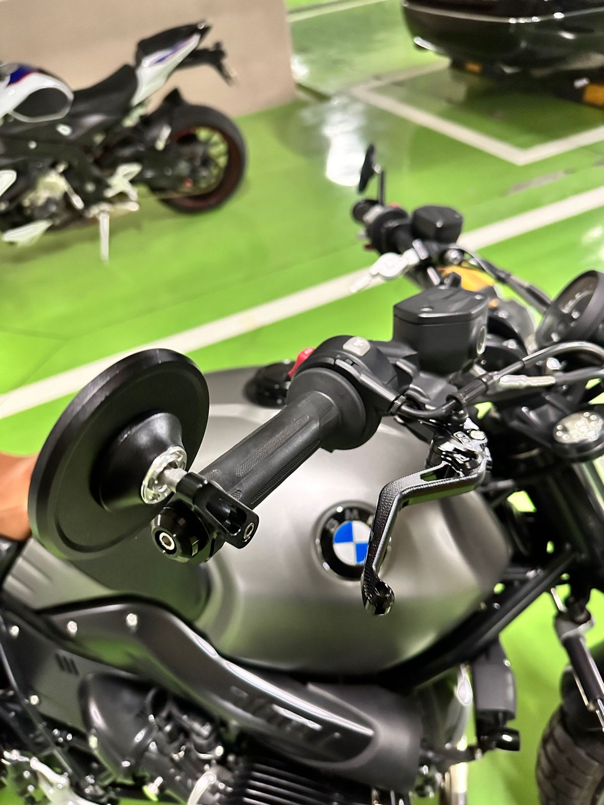 BMW R nine T 스크램블러 6