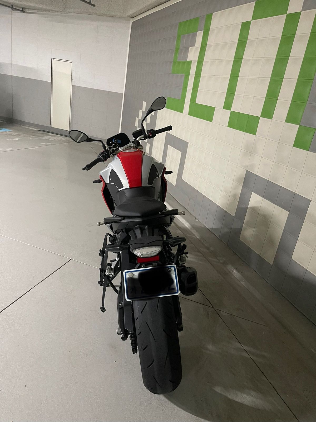 BMW F 900 R 4