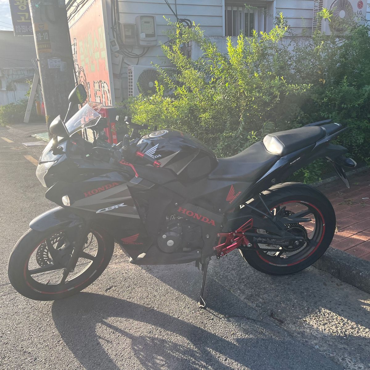 혼다 CBR 125 R thumb 2