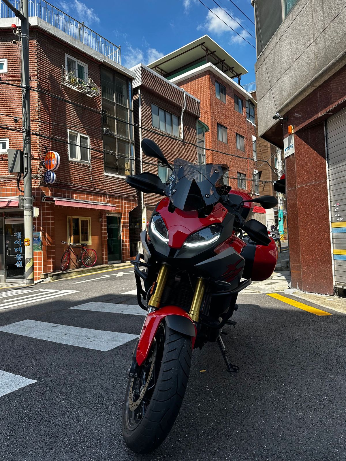 BMW F 900 XR more