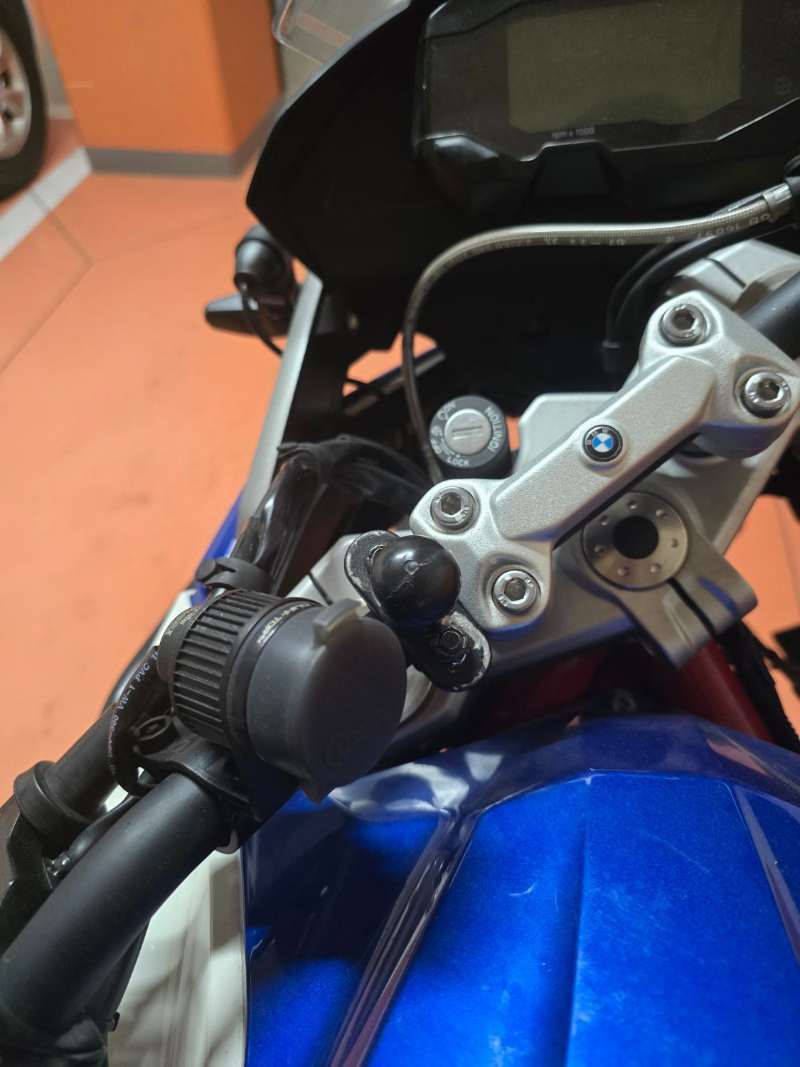 BMW G 310 GS thumb 2