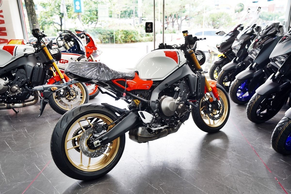 야마하 XSR 900 6