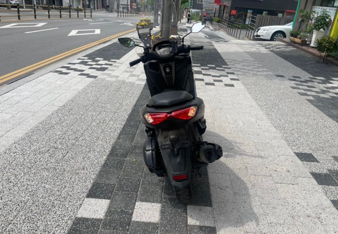 야마하 NMAX 125 4