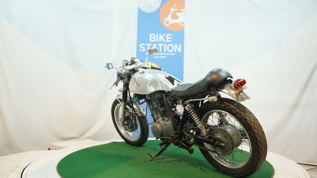 야마하 SR 400 6