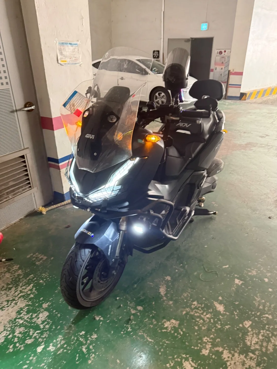 혼다 ADV 350 main