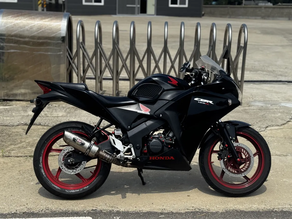 혼다 CBR 125 R thumb 2