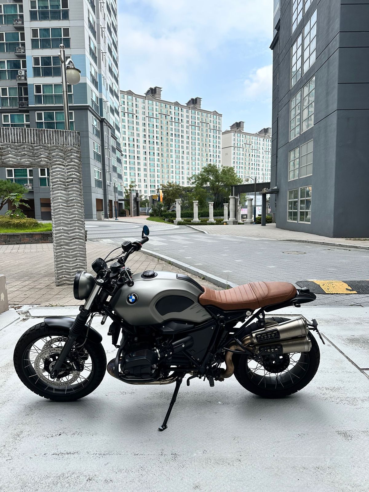 BMW R nine T 스크램블러 thumb 2