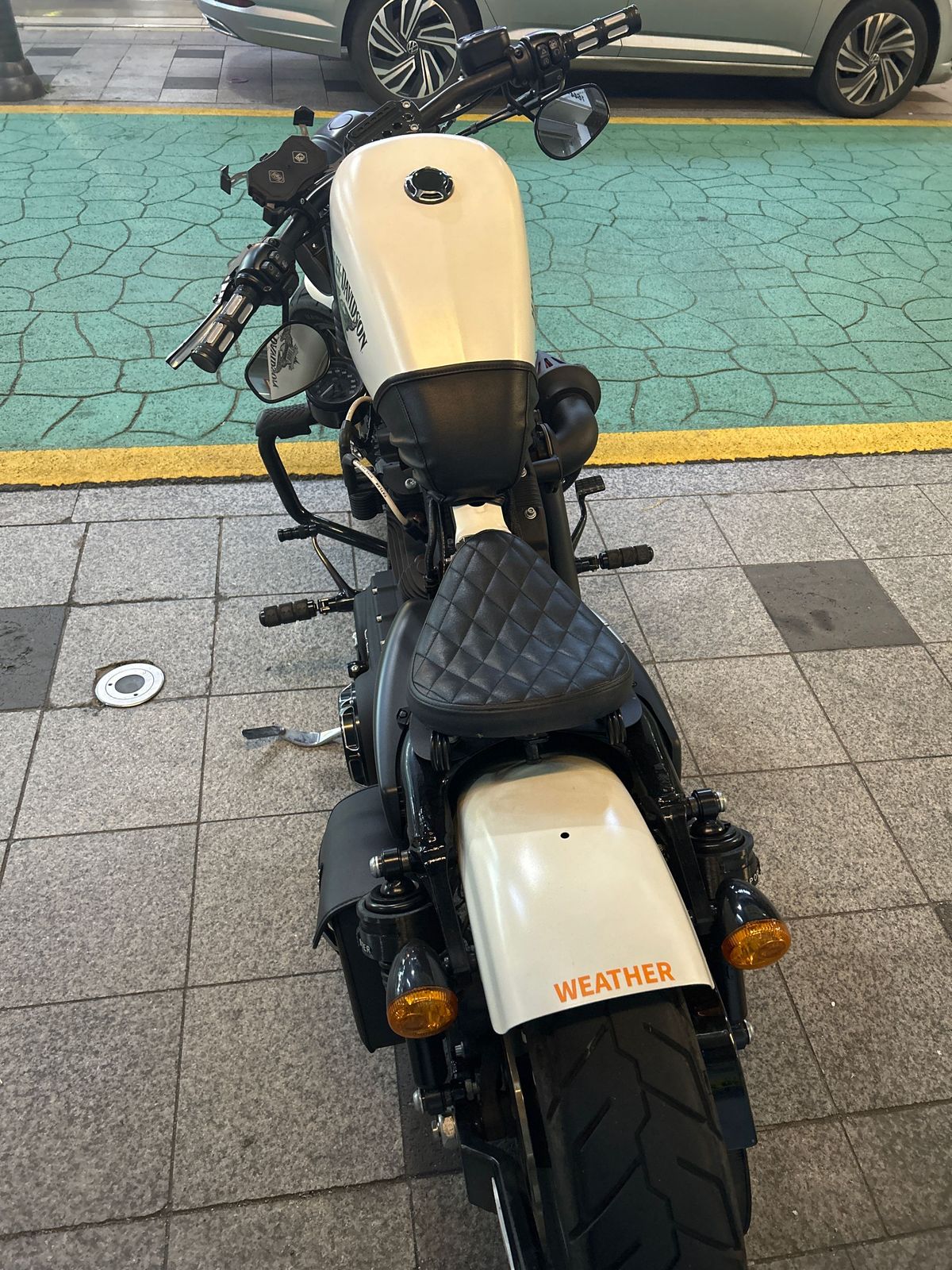 할리데이비슨 아이언 883 4