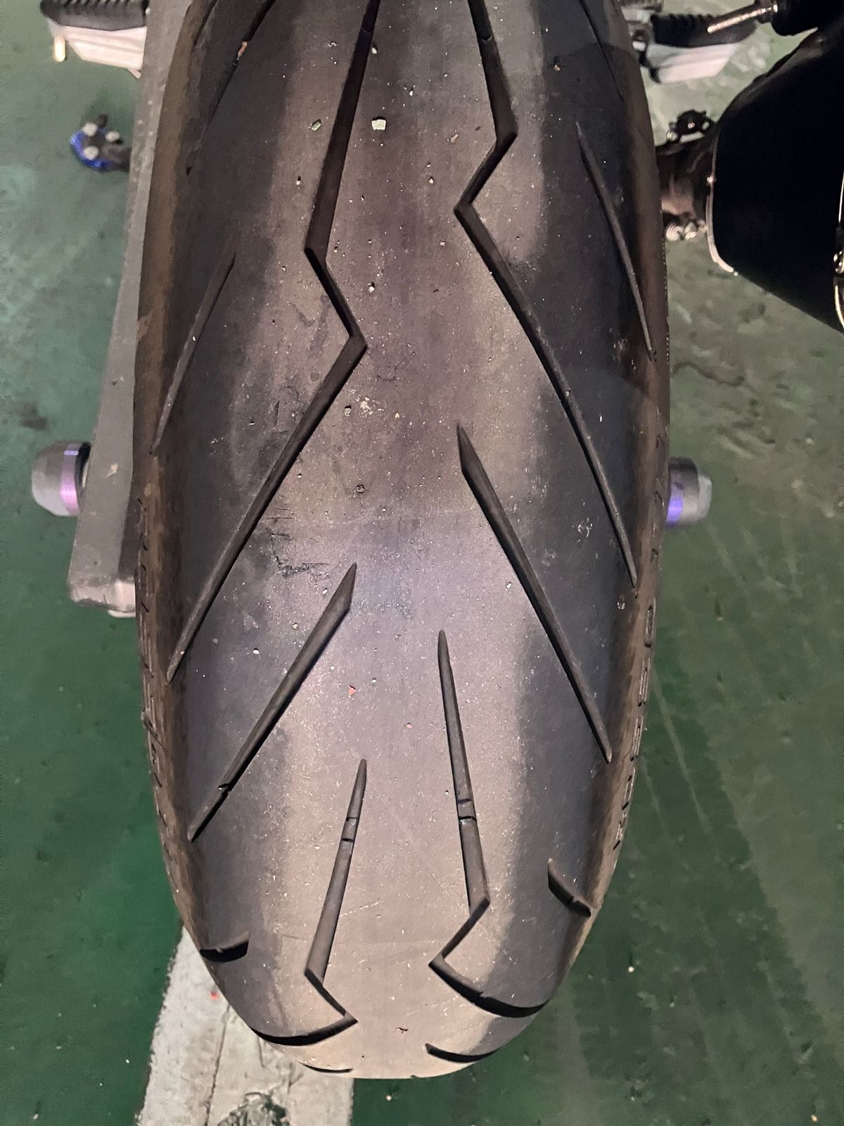 스즈키 GSR 750 A 9