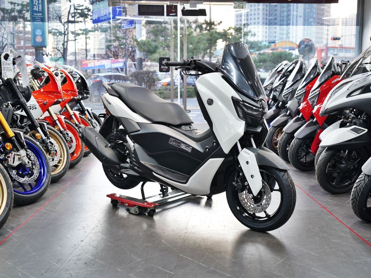 야마하 NMAX 125 10