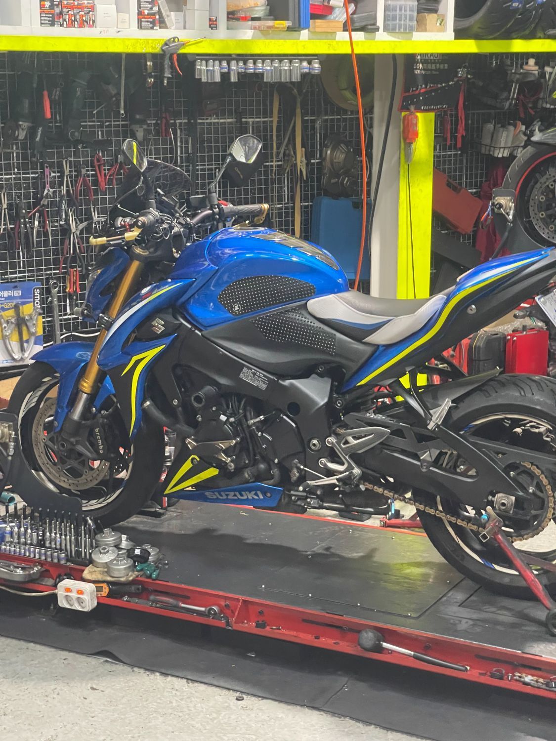 스즈키 GSX S 1000 more