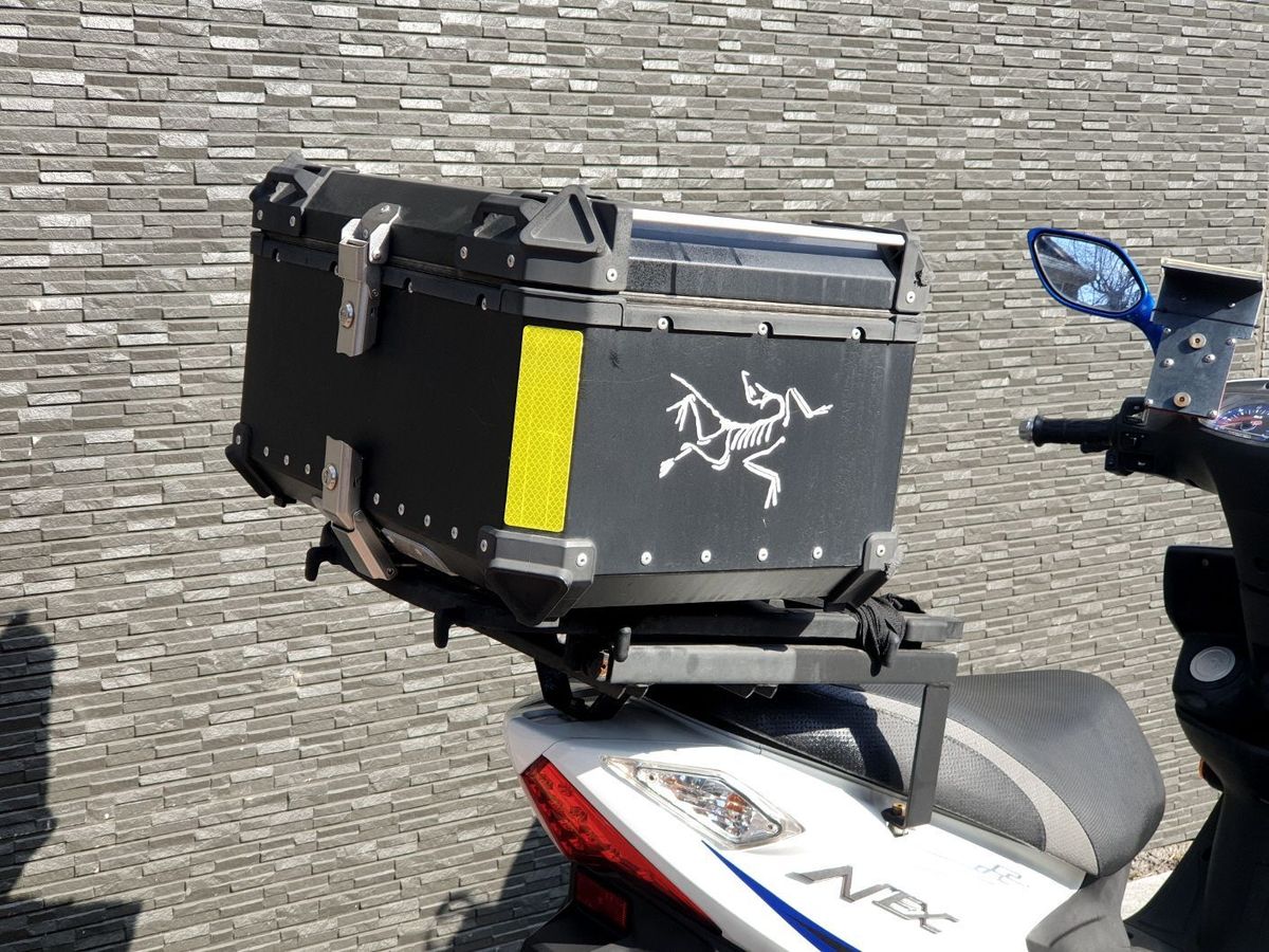 스즈키 GSR 125 NEX 7