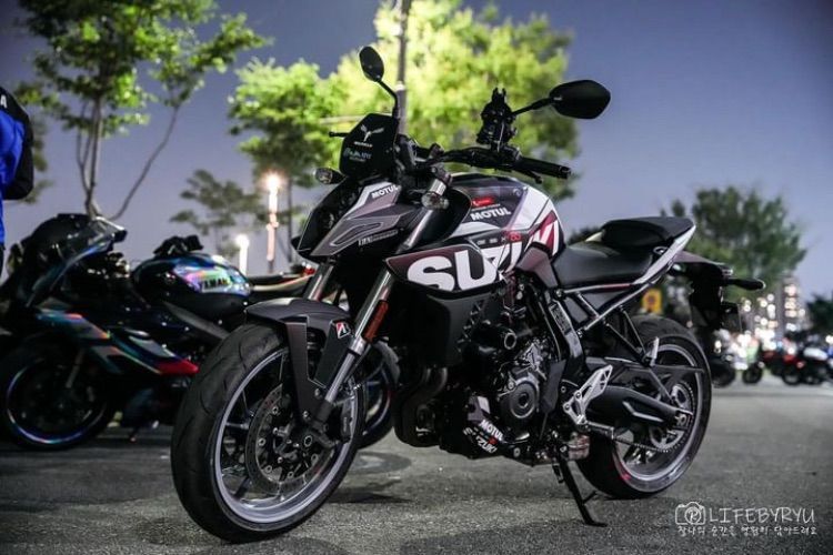 스즈키 GSX 8S main