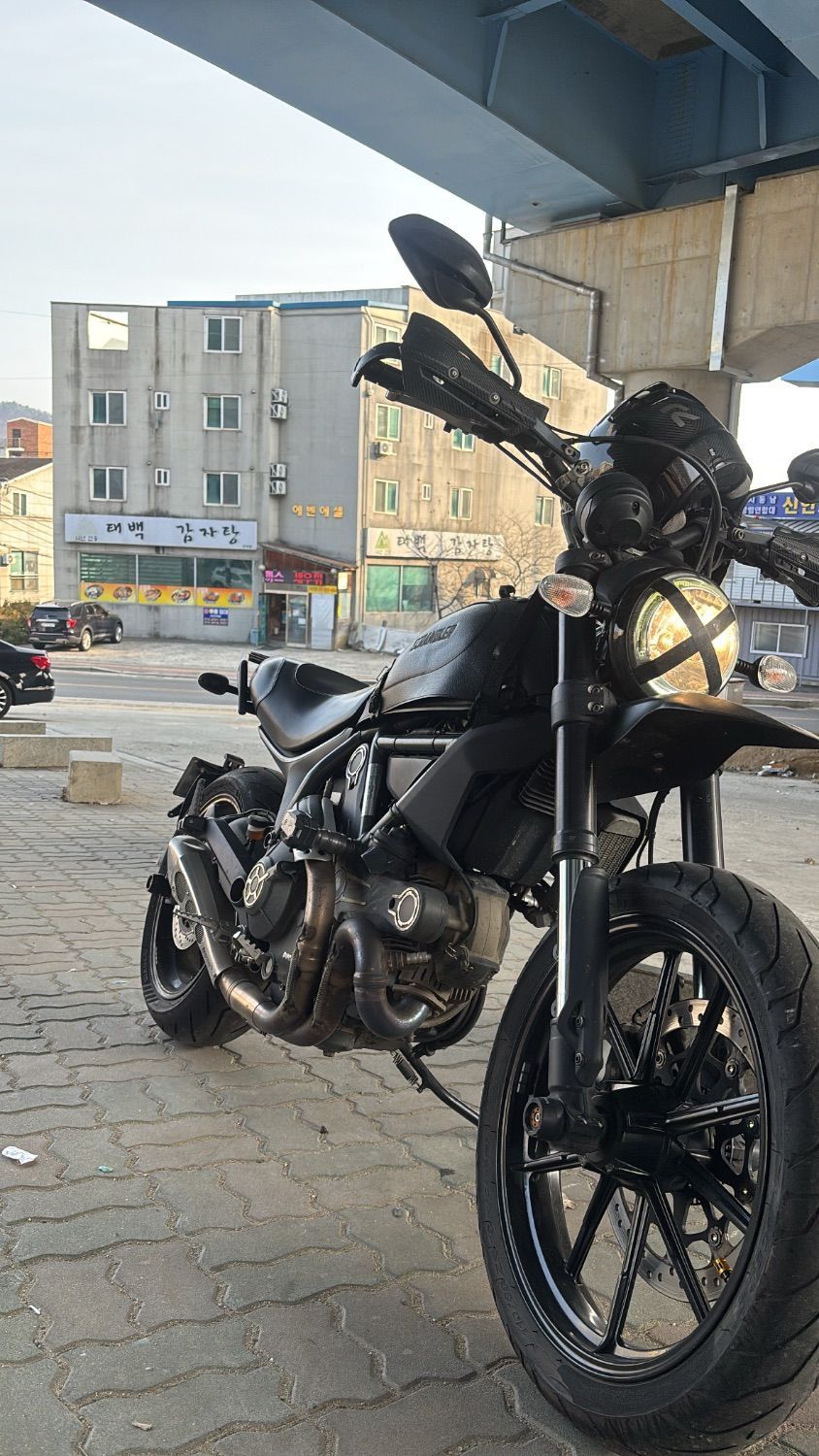 두카티 스크램블러 풀 스로틀 main