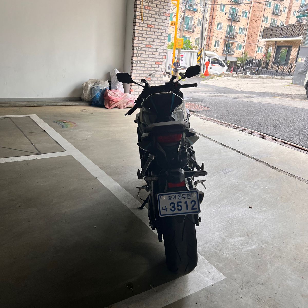 혼다 CBR 650 R MT 4