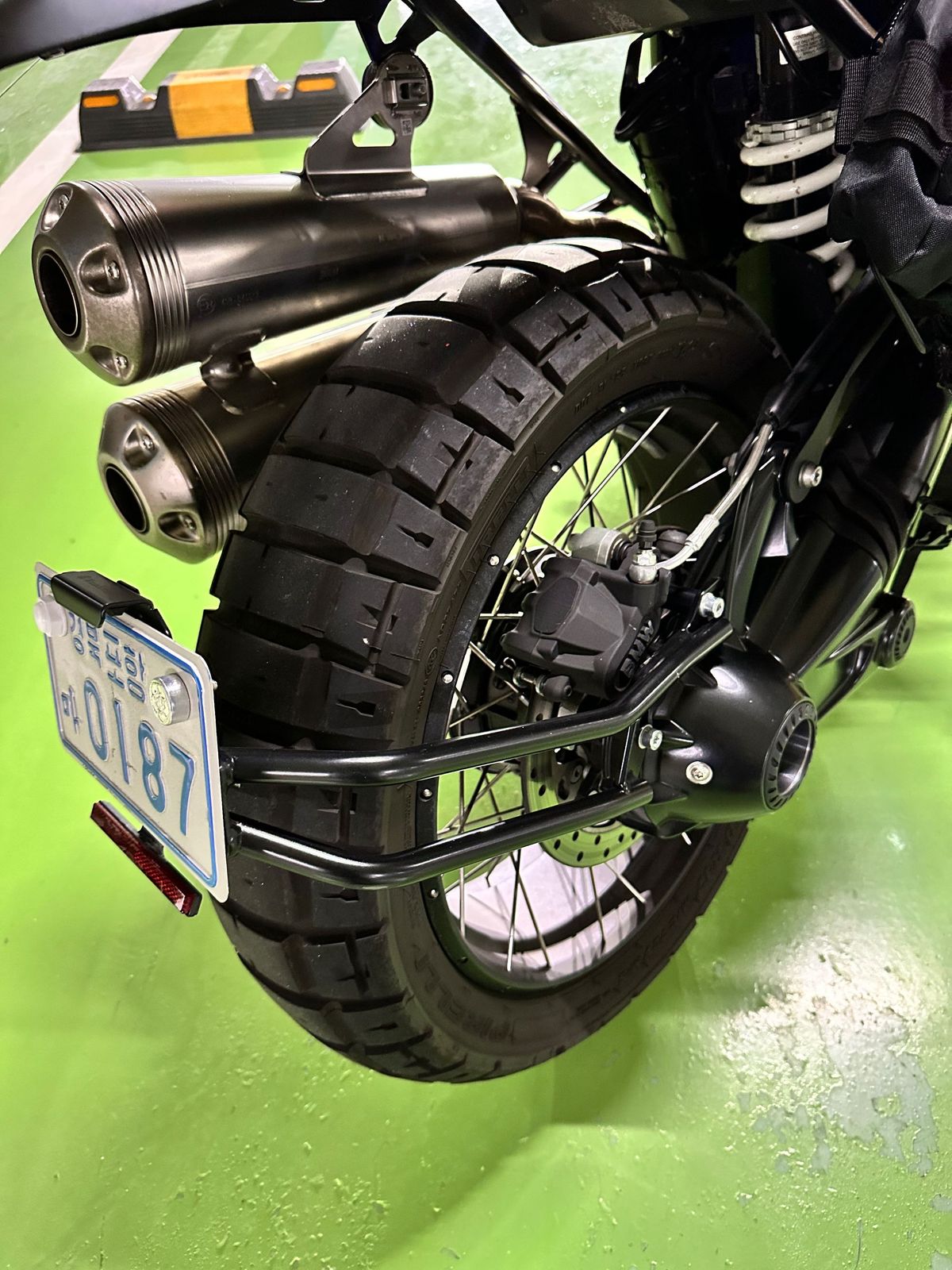 BMW R nine T 스크램블러 9