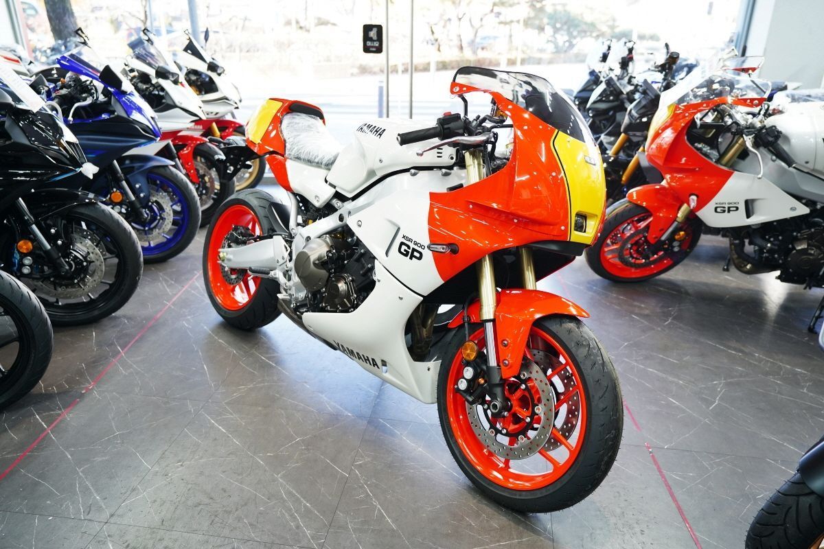 야마하 XSR 900 GP 8
