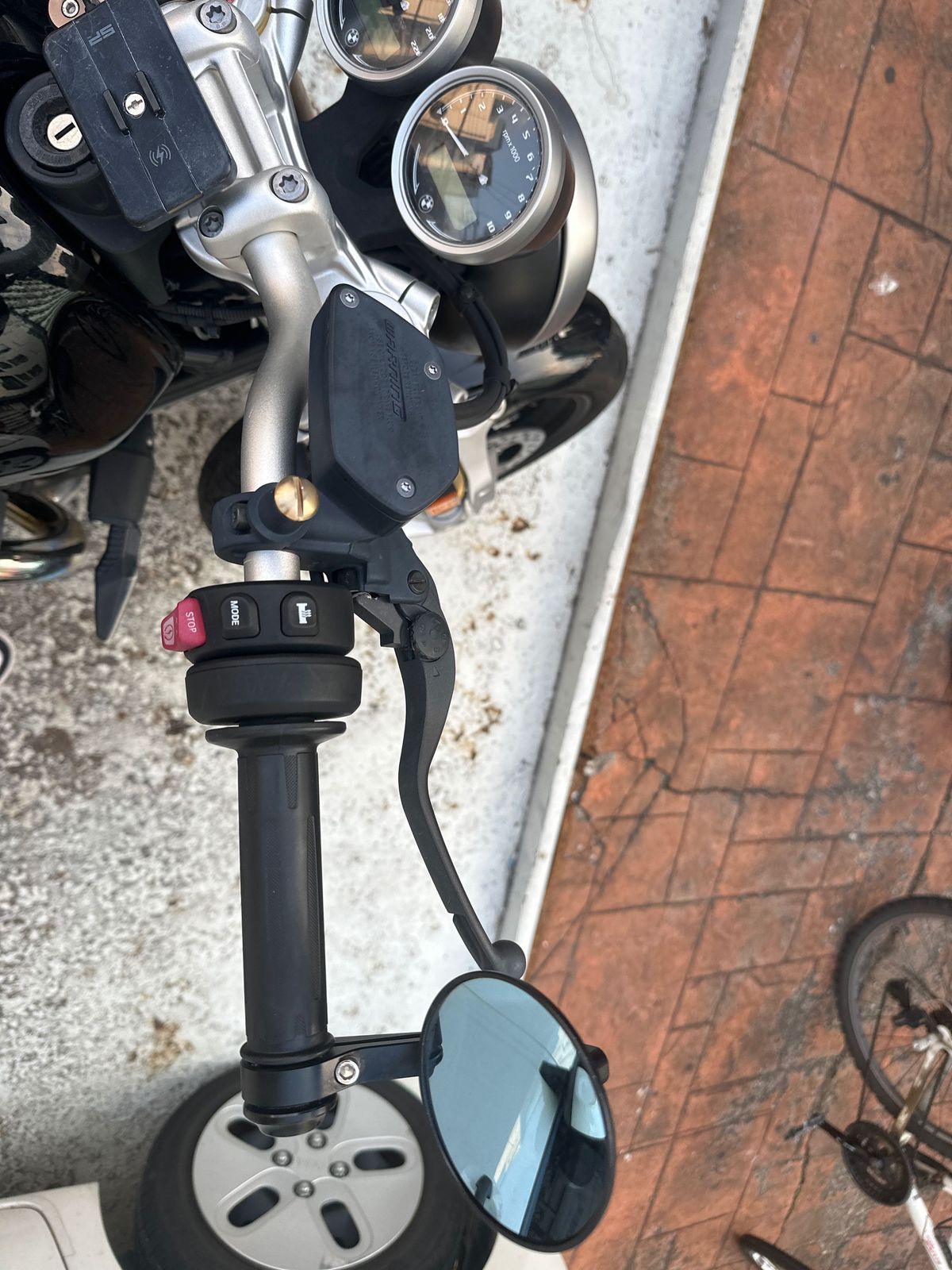 BMW R nine T  15