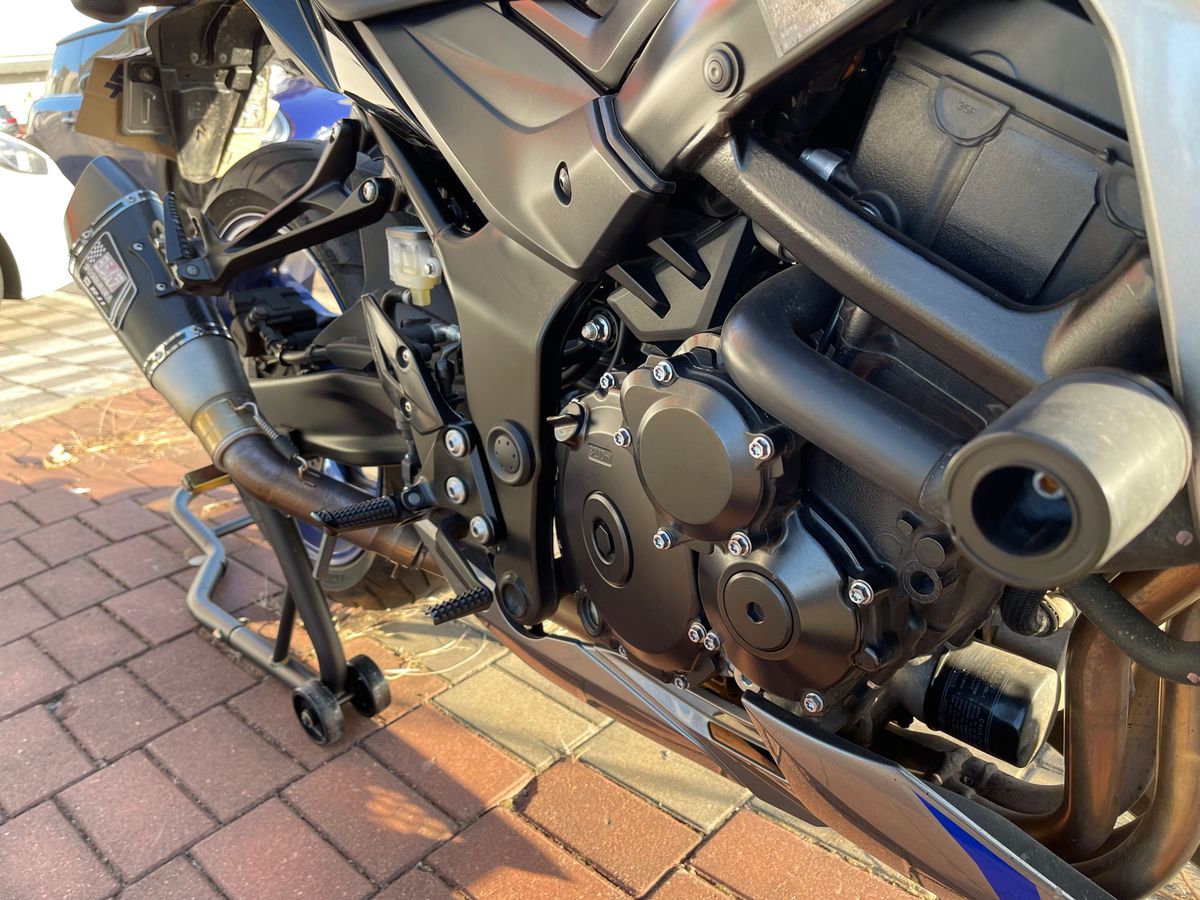 스즈키 GSX S 750 more