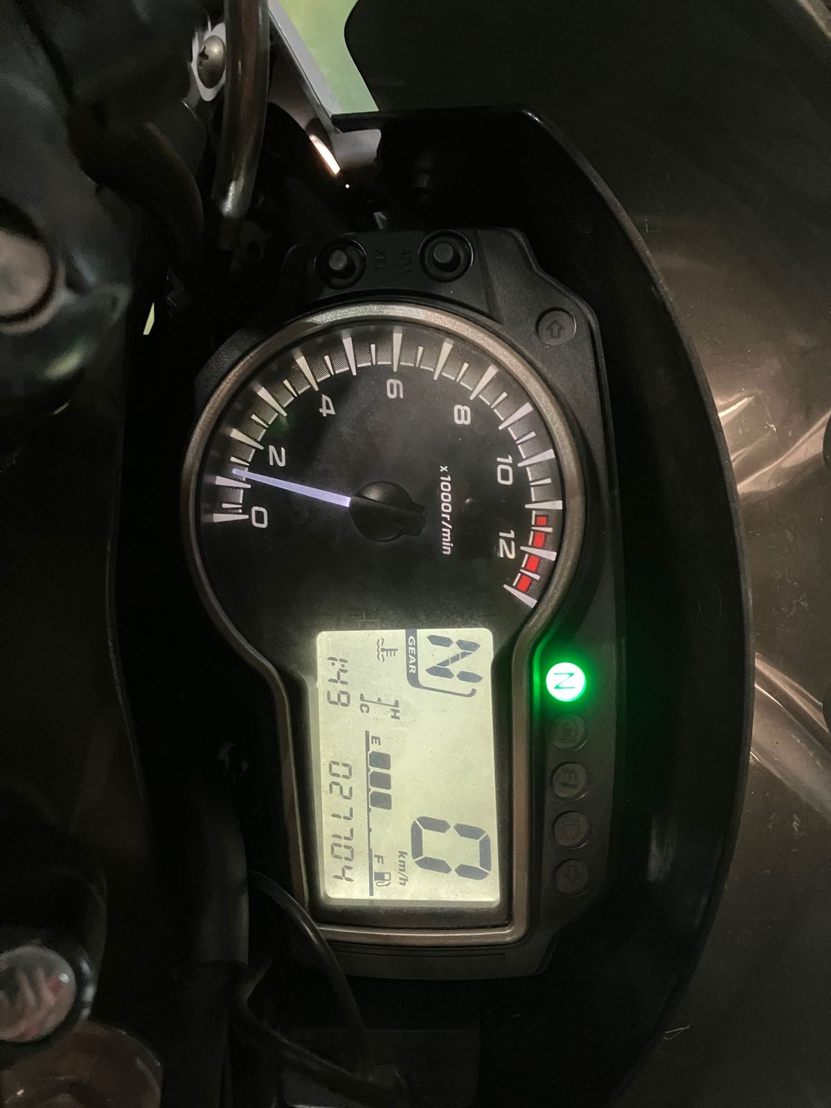 스즈키 GSR 750 A 5