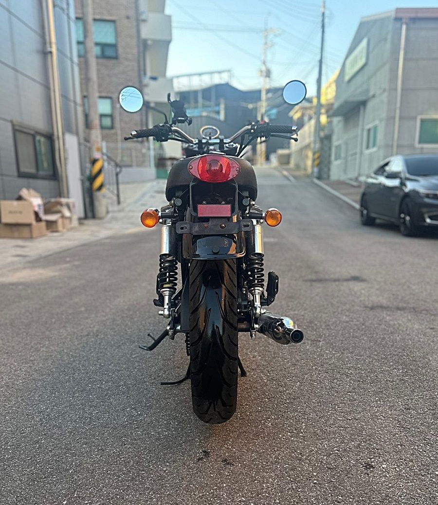 엘로이모터스 팬텀 125 S 8