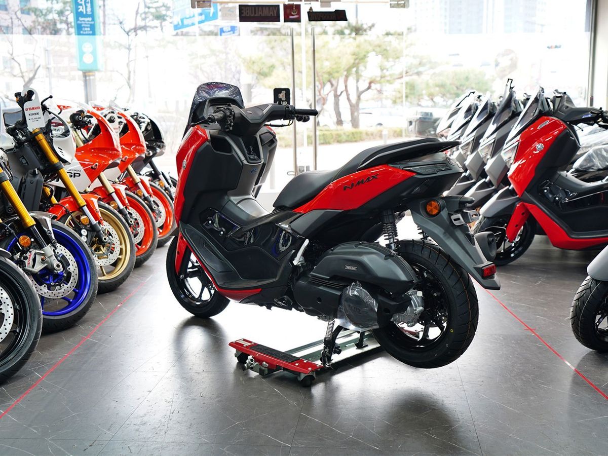 야마하 NMAX 155 7
