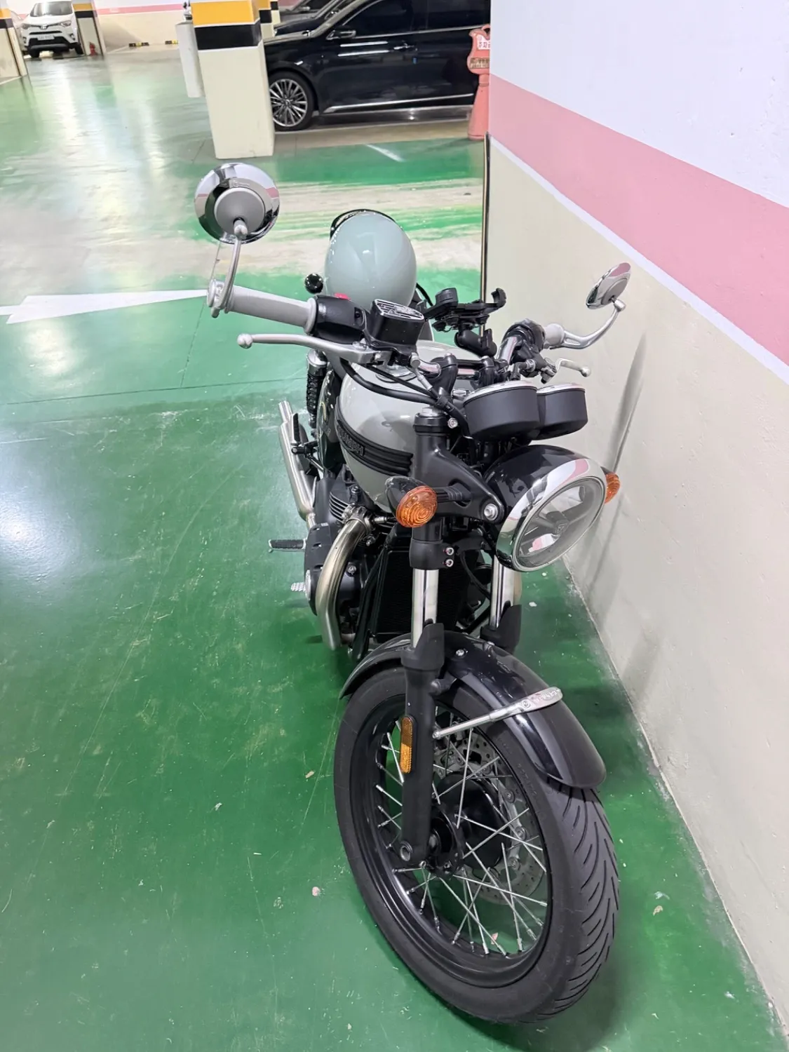 트라이엄프 본네빌 T100 8