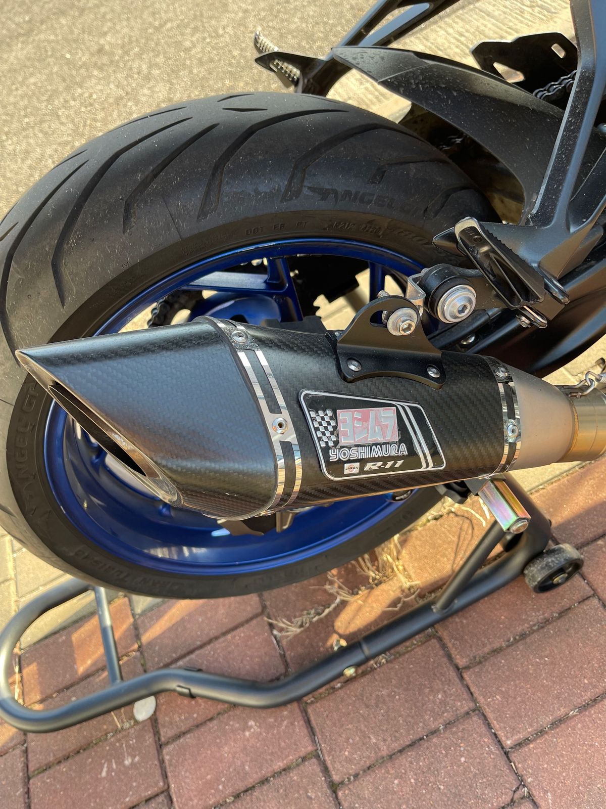 스즈키 GSX S 750 8