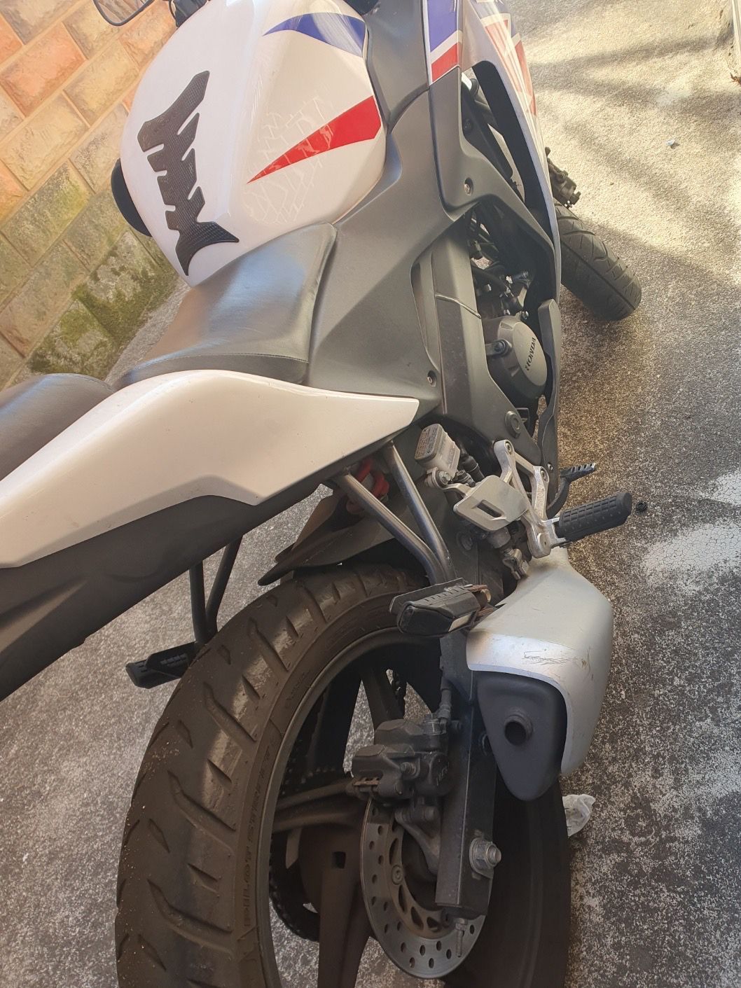 혼다 CBR 125 R 8