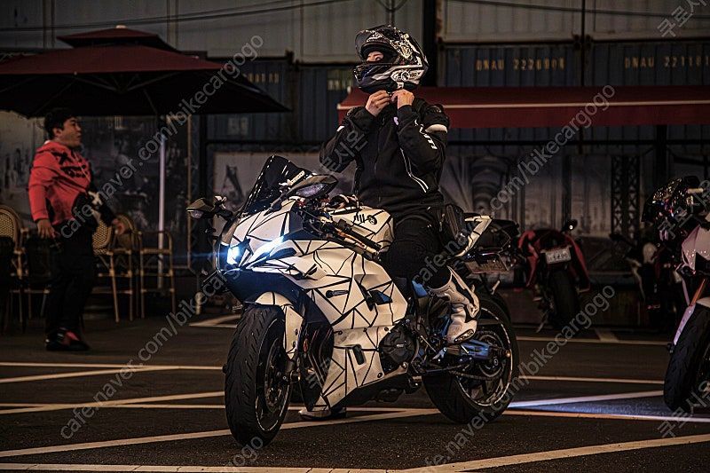 야마하 YZF R7 7