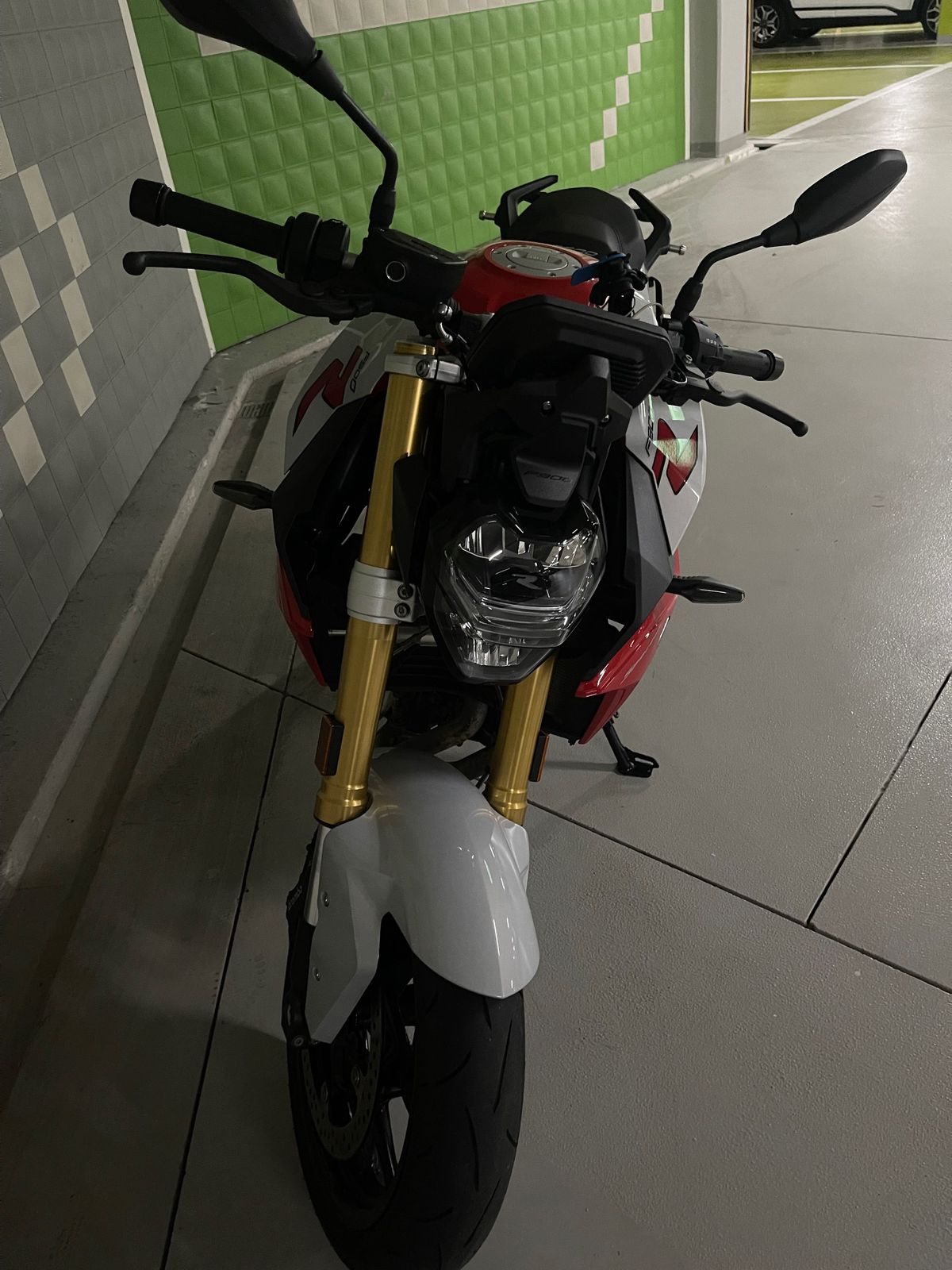 BMW F 900 R more