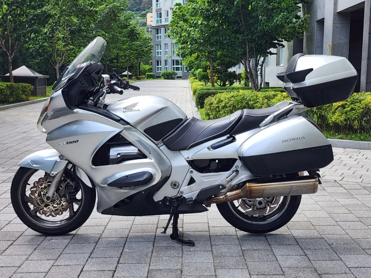 혼다 ST 1300 main