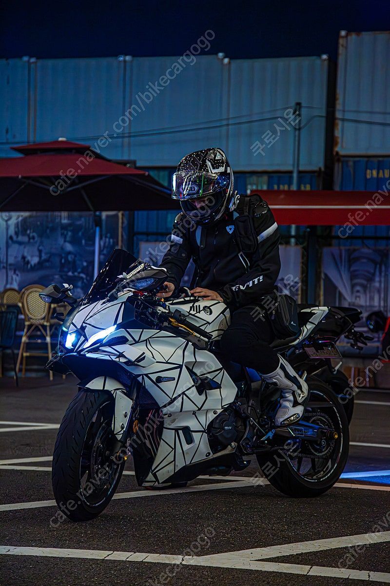 야마하 YZF R7 8