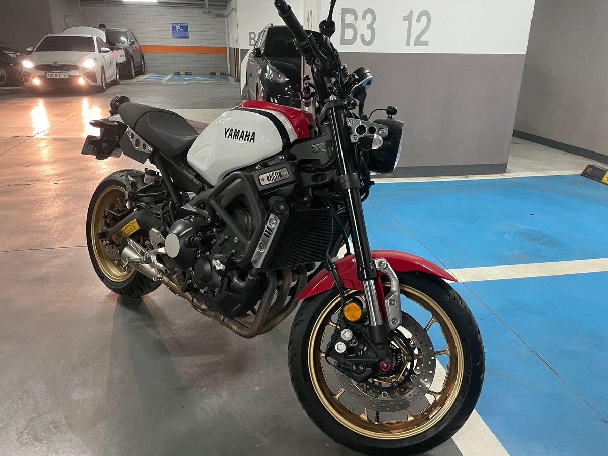 야마하 XSR 900 main