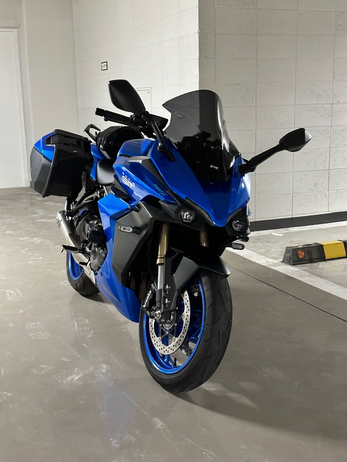 스즈키 GSX S 1000 GT 12