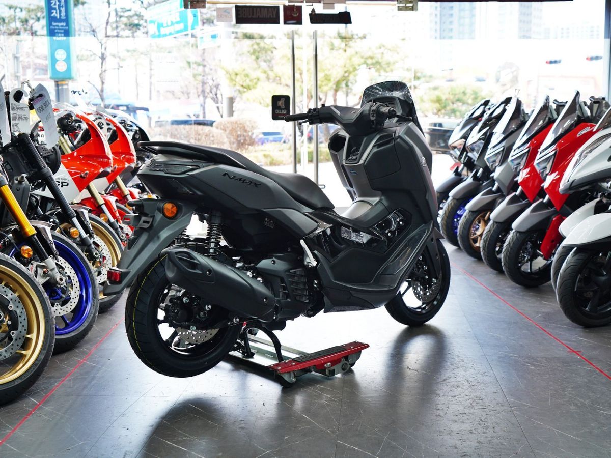 야마하 NMAX 125 8