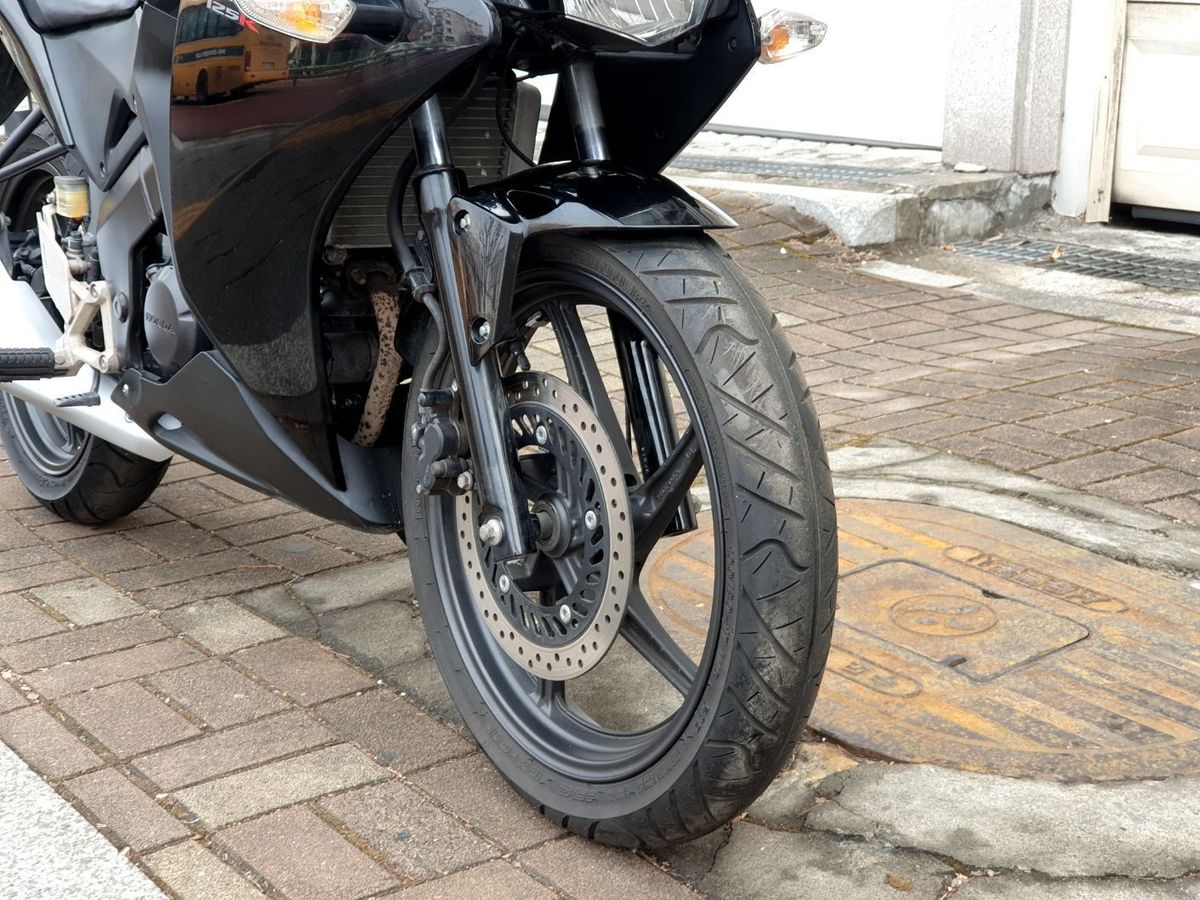 혼다 CBR 125 R 9