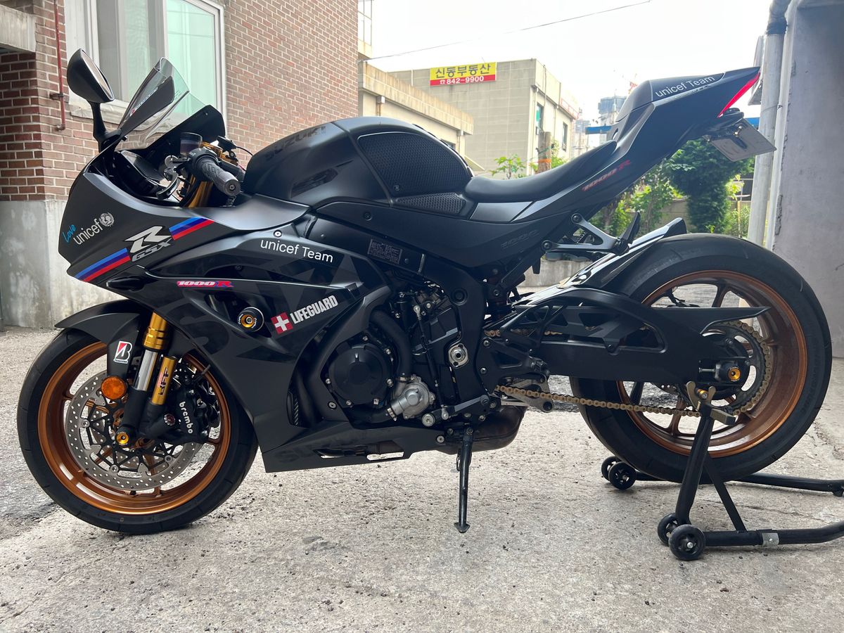 스즈키 GSX R 1000 R 블랙 에디션 thumb 2