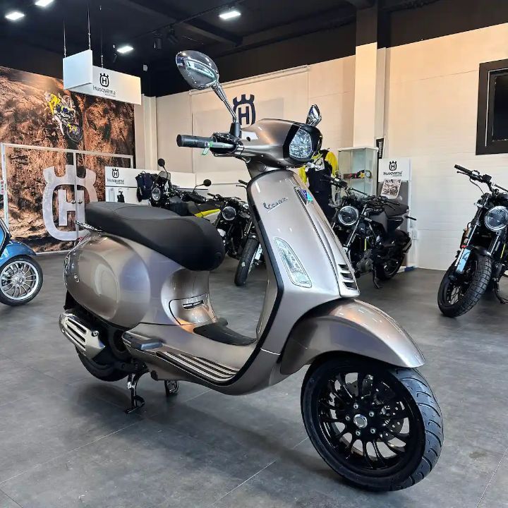 베스파 스프린트 S 125 main