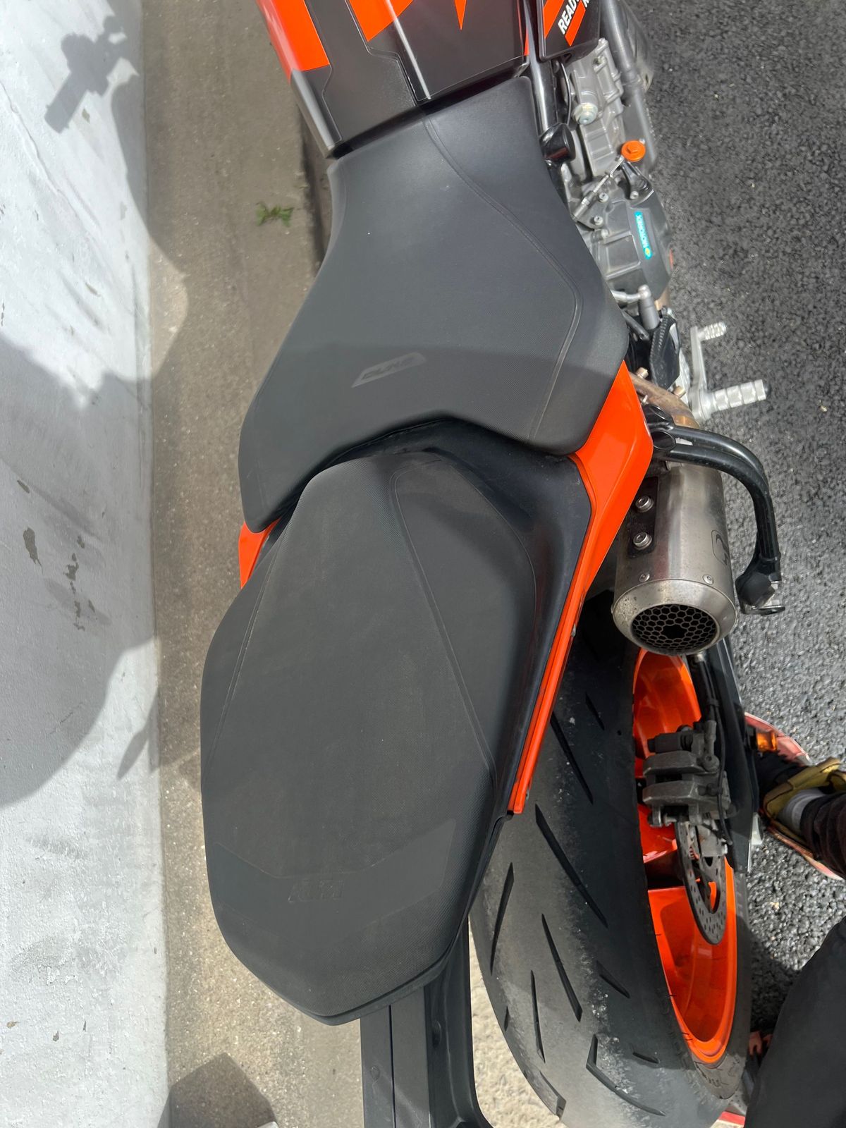 KTM 890 듀크 GP 8