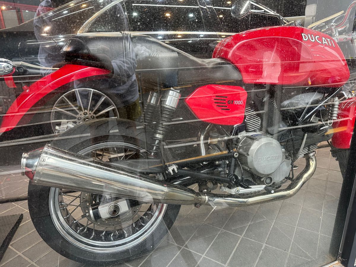 두카티 GT 1000 13
